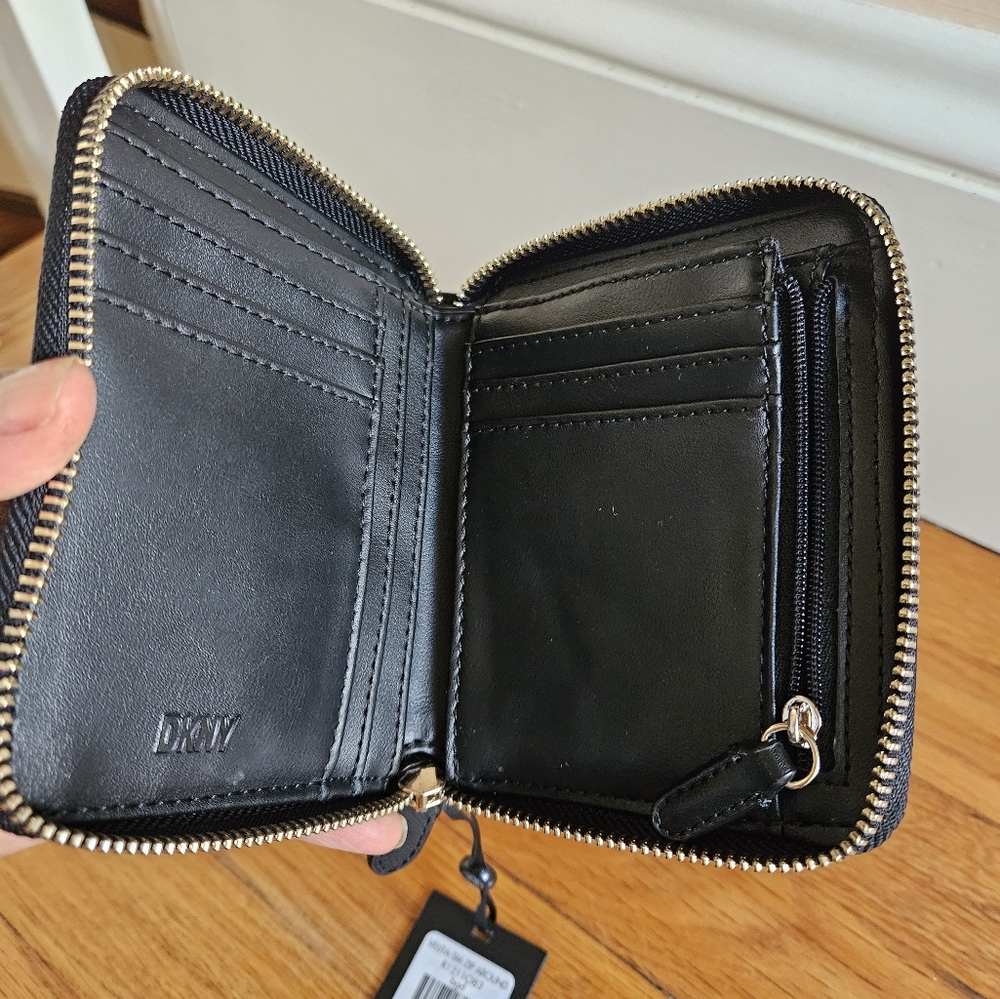 DKNY Wallet Velita Small Zip around - Picture 11 of 11